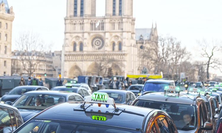 パリのタクシー