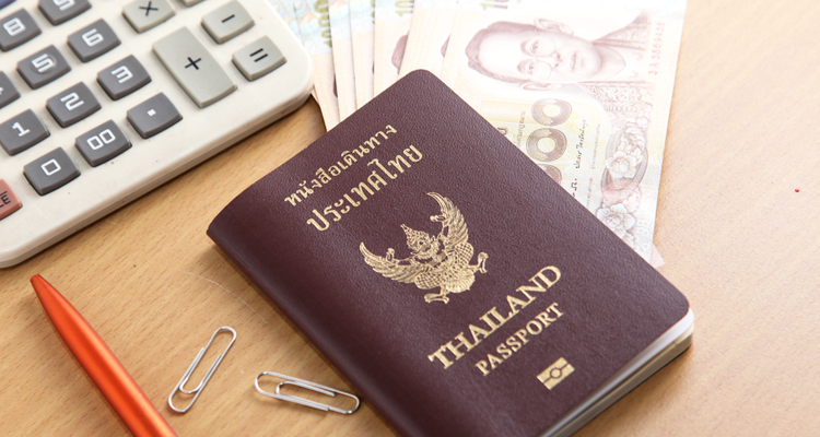 タイのビザと紙幣